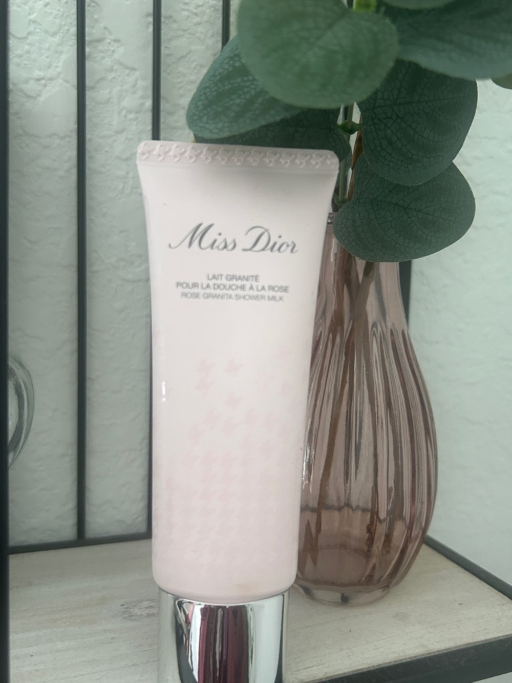 Miss Dior Rose Granité Shower Milk -
